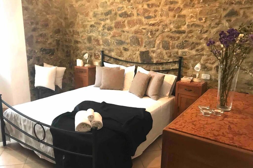 Villetta Indipendente Con Giardino Campiglia dʼOrcia Екстериор снимка